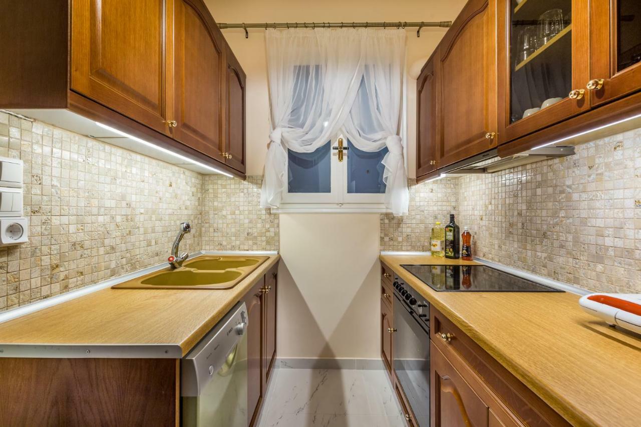 Chic Flat In Kolonaki Next To American Embassy Atene Esterno foto